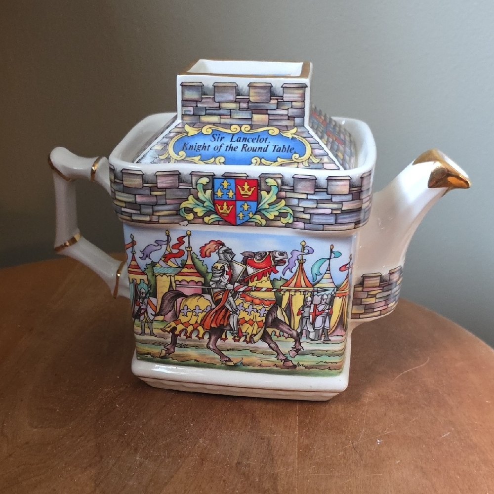 Sadler Ceramic And Gold Teapot